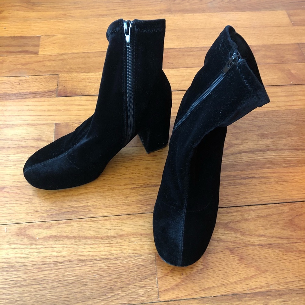 Mia Vickie Velvet Bootie